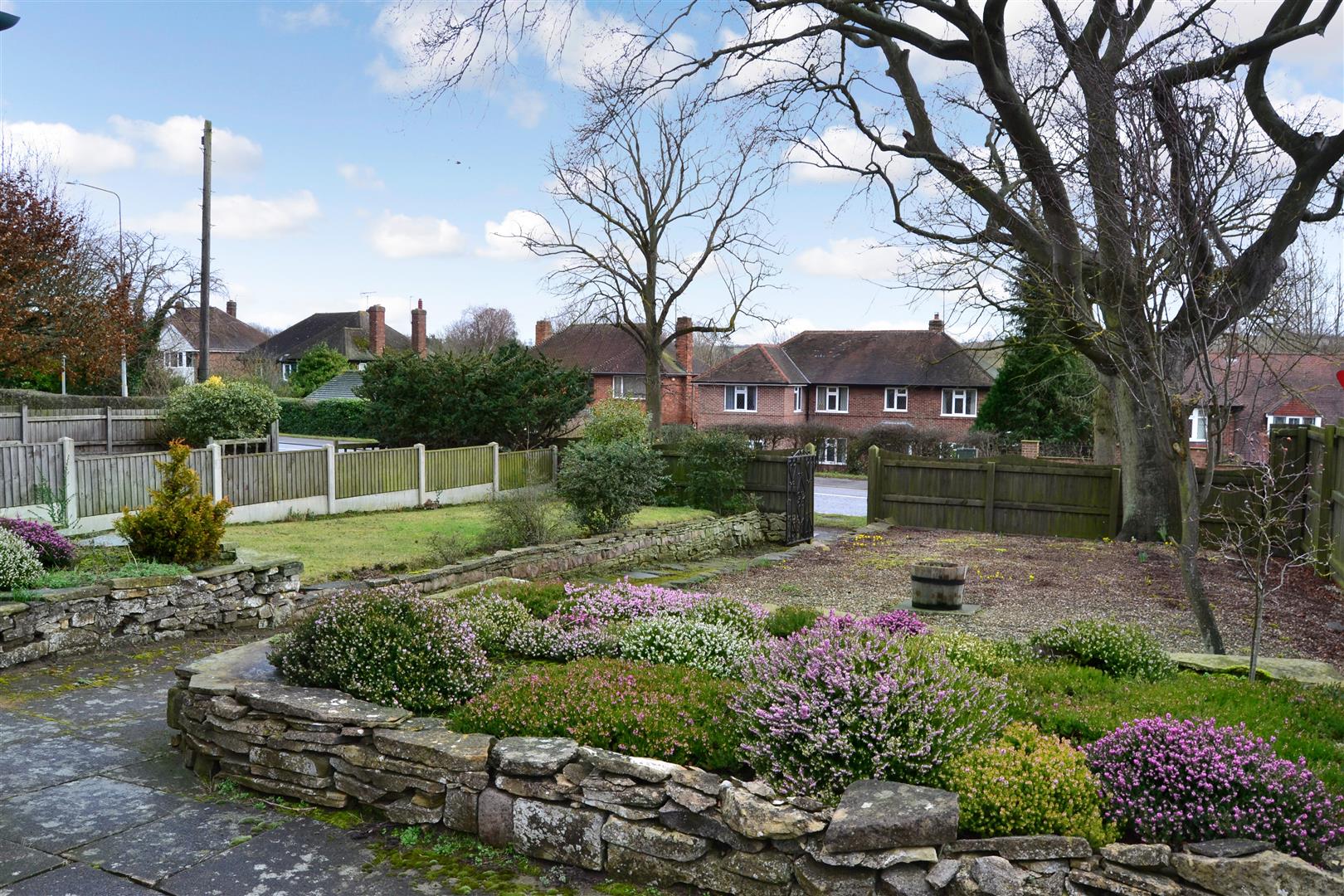 FRONT GARDEN